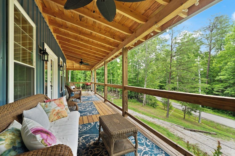 Robins Nest nestled on Nolin Lake! Boat parking onsite & close to the boat ramp! - Mammoth Cave - Balcony