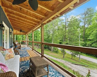Robins Nest nestled on Nolin Lake! Boat parking onsite & close to the boat ramp! - Mammoth Cave - Balcony