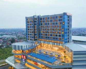 Harris Hotel & Convention Cibinong City Mall Bogor - Bogor - Bina