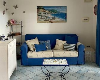 Casa Vacanze-Villa Anna - Scario - Living room