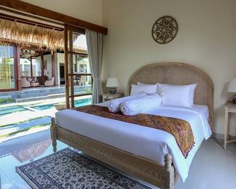 A Modern And Luxury Villa Gong - Kuta - Bedroom