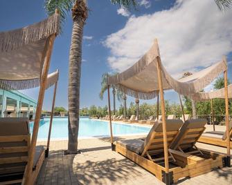 Zoe Seaside Resort - Gialova - Pool