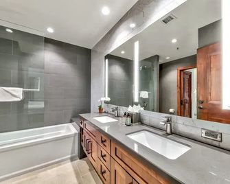 Luxury Two Bedroom Residence steps from Heavenly Village condo - South Lake Tahoe