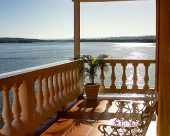 Hotel Villa Del Lago - Flores - Balkon