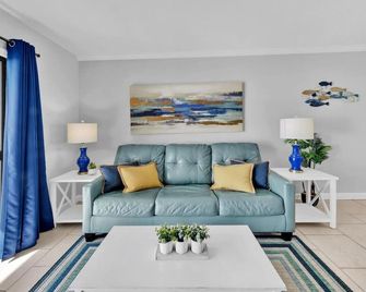 Oceanfront Condo #507 at Summit Beach Resort - Panama City - Olohuone