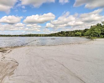 3 Mi to Kalahari: Pocono Summit Home w/ Game Room! - Pocono Summit - Playa