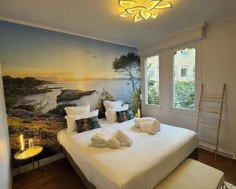 Erawan Boutique Hotel - Évreux - Bedroom