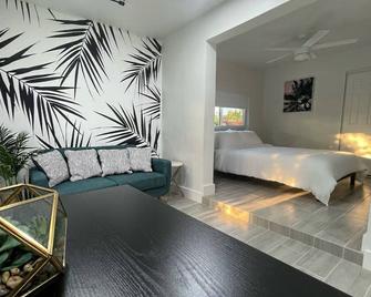 The Vice City Suite - Private stay with Free Parking in the Heart of Miami - 邁阿密 - 臥室