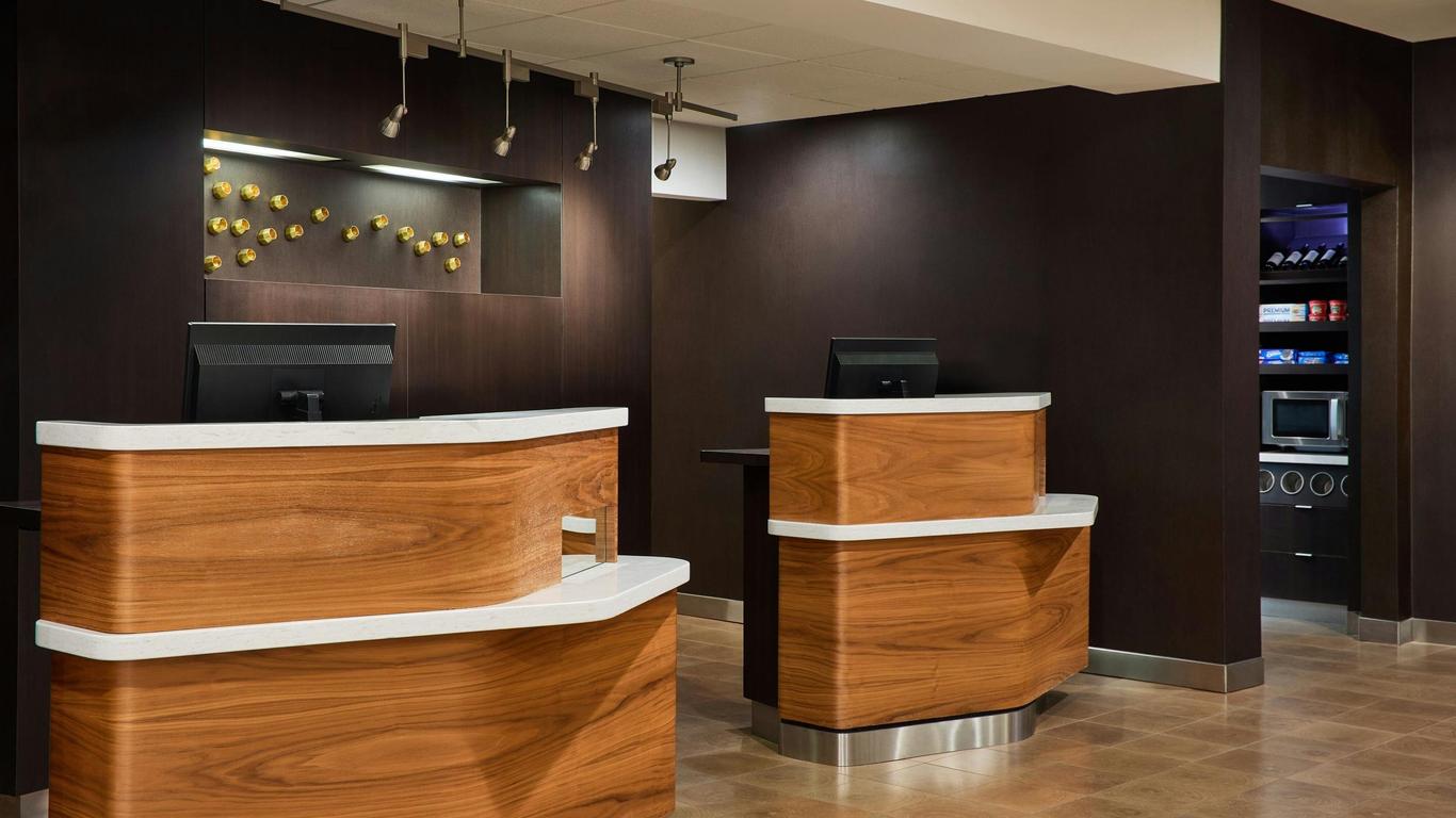 Courtyard by Marriott St. Louis Creve Coeur