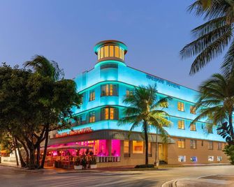 Waldorf Towers Hotel - Miami Beach - Building