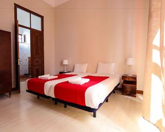 Guest House do Largo - Faro - Bedroom