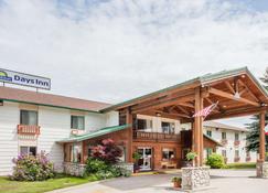 Days Inn by Wyndham Sandpoint - Ponderay - Gebouw