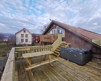 Unik fjøsleilighet - Åsen - Balcón