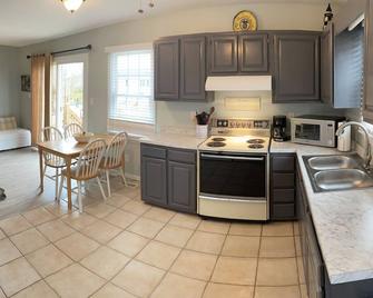 Updated Sea-Renity East Near Boat Ramp - Emerald Isle - Cucina