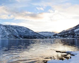 3 Bedroom Beautiful Home In Eikefjord - Florø