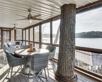 Private Lakefront Gem w/ Dock in Talladega - Talladega - Balcón