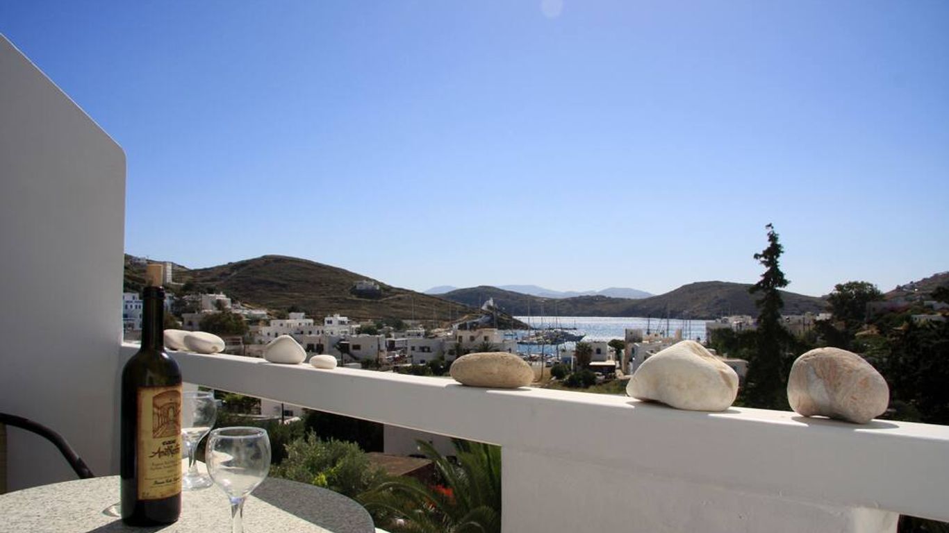 Armadoros Hotel / Ios Backpackers