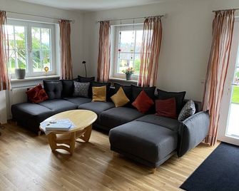 Ferienwohnung Haus Bauer - Waging am See - Huiskamer