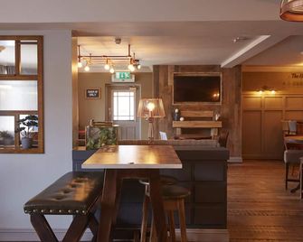 The Churchill By Greene King Inns - Swindon - Essbereich