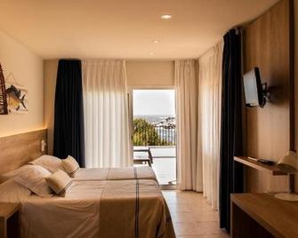 Hotel Tamariu - Tamariu - Bedroom