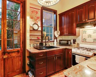 Authentic Creole Cottage - Steps To French Quarter - Nueva Orleans - Cocina