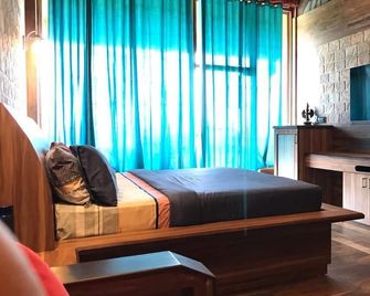 Shivaaz Farms - Goa/Dodamarg - Luxurious Cosy Farm Stay - Sawantwadi - Bedroom