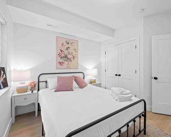 Hot Tub, 3BR for 10, Near Ark, Private Parking - Dry Ridge - Bedroom