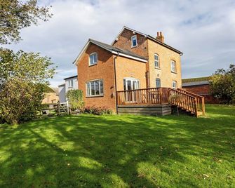 Cosy Cottage with garden - Family friendly - Knaptoft - Gebouw