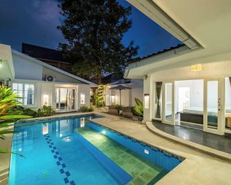 Lalebay Villa Seminyak - Sidemen - Pool