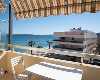 Studio Cabine 4 Pers Au Lavandou, Climatise - Fr-1-803-57 - Le Lavandou - Balcone