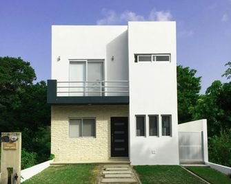Hermosa Casa Vacacional Puerto Morelos - Puerto Morelos - Building