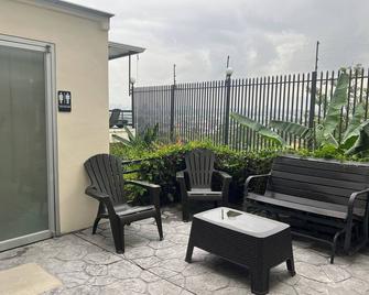 5 Bedroom Heated Pool Home In Escazu - Escazú - Patio