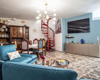 La Giulietta - Tortorella - Living room