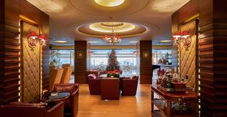 Coral Beach Hotel and Resort Beirut - Beirut - Area lounge