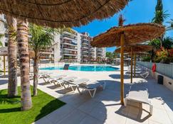 Apartamentos Los Peces Rentalmar - Salou - Pool