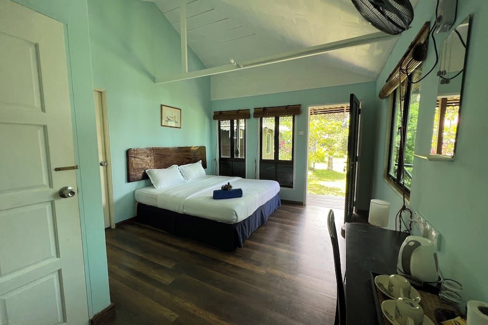 1511 Coconut Grove - Tioman Island