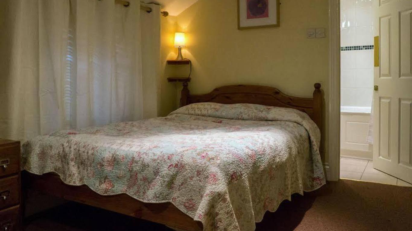 The Ilchester Arms Hotel