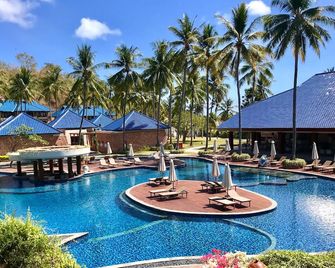Sundancer Residences & Villas Lombok - Sekotong Barat - Pool