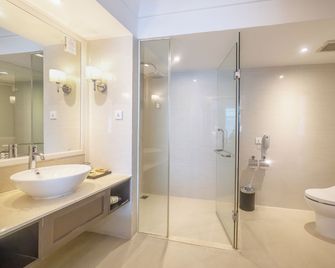 La Sapinette Hotel Dalat - דה לאט - חדר רחצה