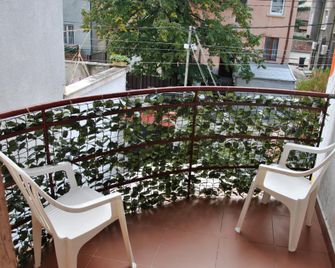10 Coins Hostel & tours - סופיה - מרפסת