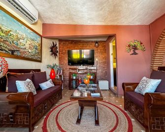 Cozy-Charming-Well Located - Cuernavaca - Living room