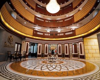 Nine Tree Luxury Hotel & Suites Lahore - Lahore - Resepsjon