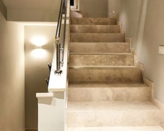 Villa Pirignano - Foligno - Escaleras