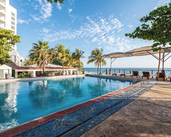 Hotel Maya Caribe Faranda Cancún - קנקון - בריכה