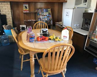 Paintbrush Motel - Riverton - Lobby