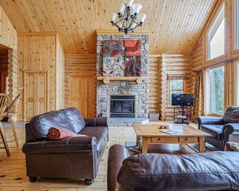 Forest Getaway, Soak in The Spa, Sauna, - Mille-Isles - Salon