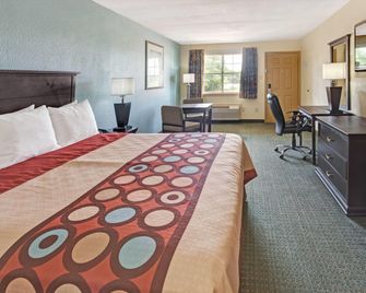 Super 8 by Wyndham Dallas East Near Fair Park/Downtown - Dallas - Habitación