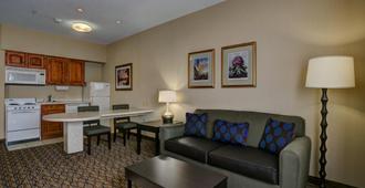 Holiday Inn Hotel & Suites-Milwaukee Airport, An IHG Hotel - Milwaukee