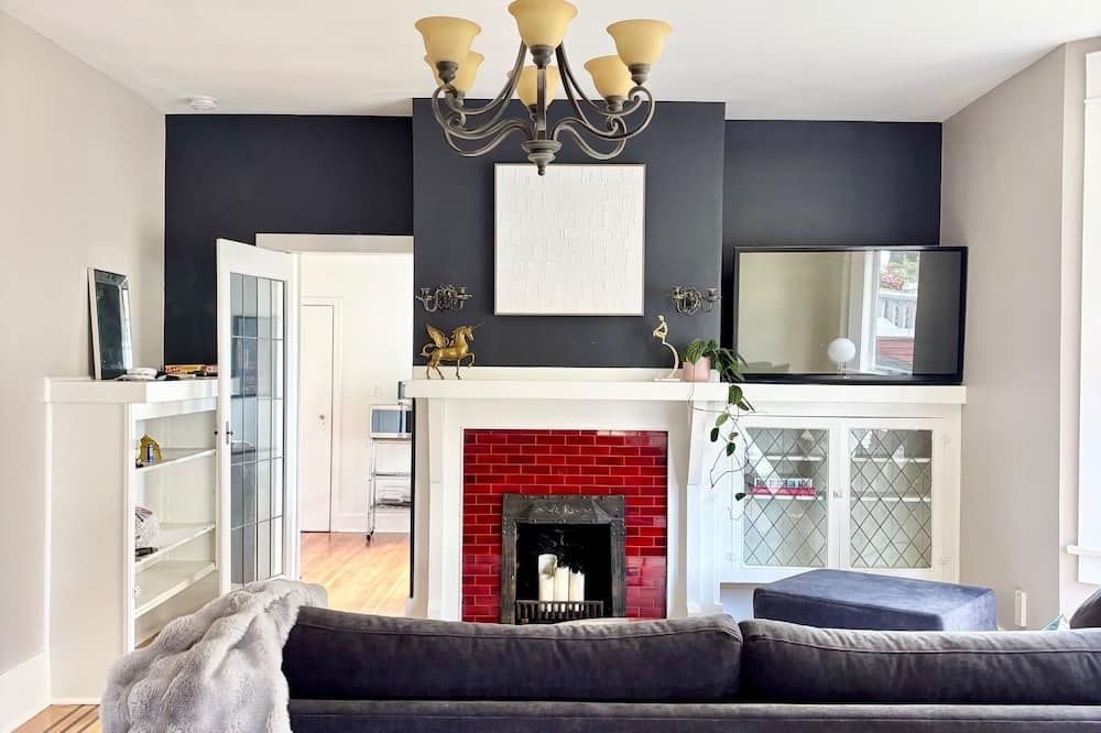 Spacious Classic 2br - Kits Beach Sunsets & Seawall - ונקובר - סלון