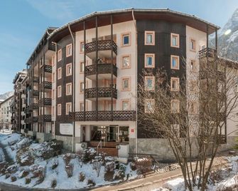 Résidence Pierre & Vacances La Rivière - Chamonix - Building